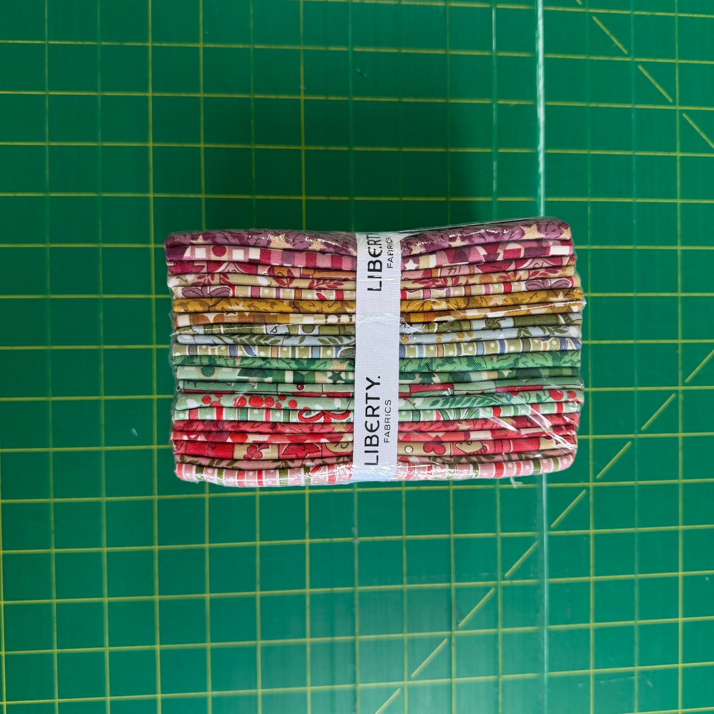 Fat Quarter Bundle 20 pcs - Festive Magic by Liberty Fabrics